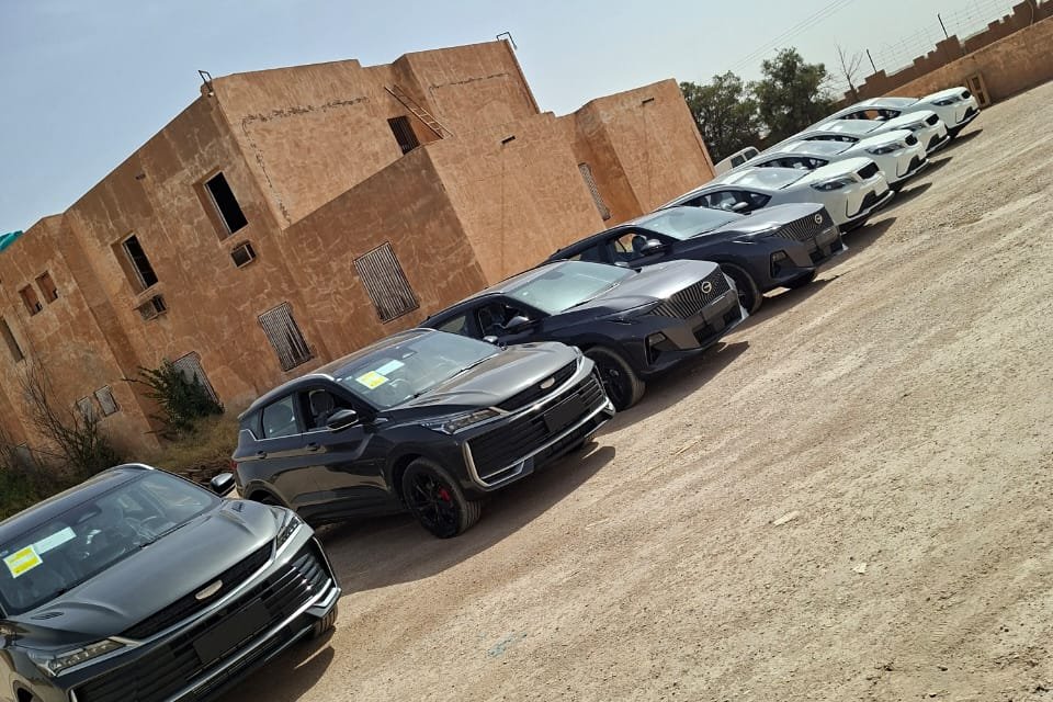 دفعة سيارات وصلت